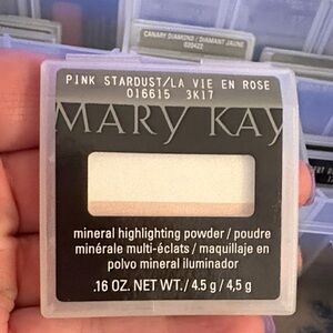 Mary Kay La Vie En Rose Highlighting Powder